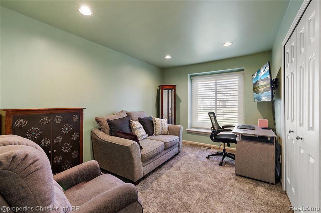 7716 MAPLE Drive, Westland, MI — Photo 29