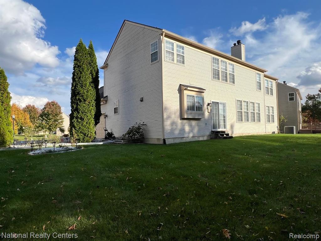 8290 HUMMINGBIRD Drive, Ypsilanti, MI 48197 — Photo 26