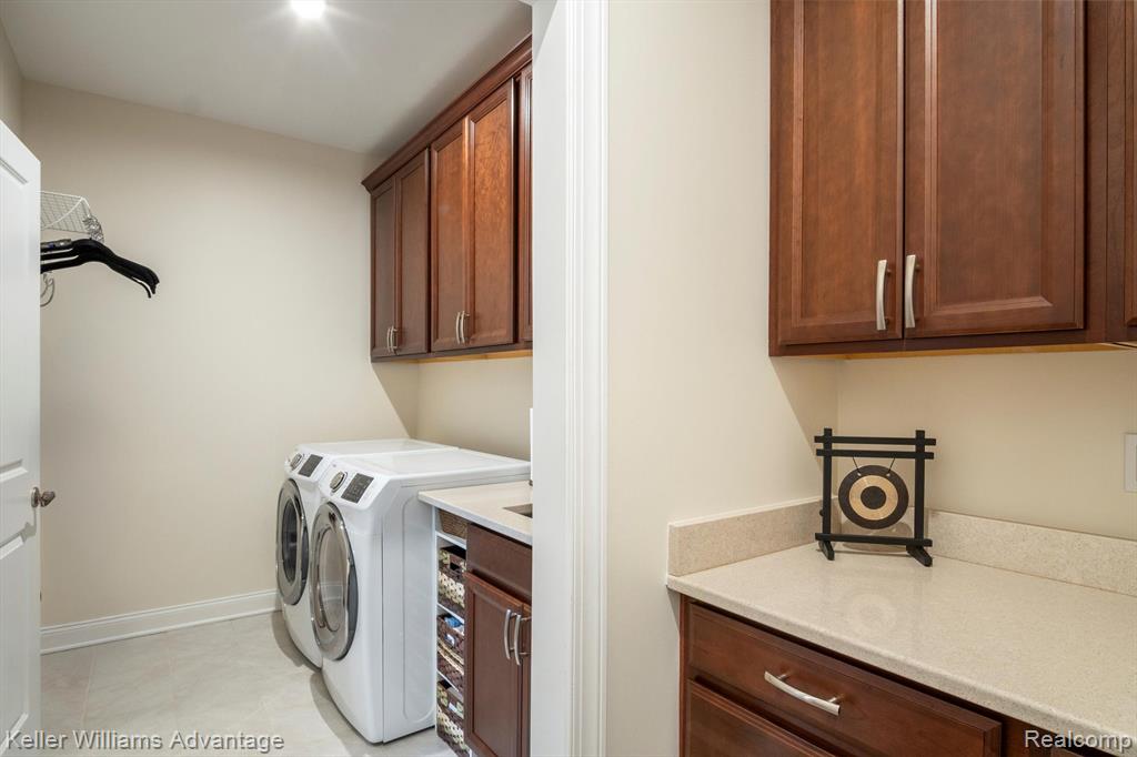 42741 CARDINAL Way, Novi, MI — Photo 17