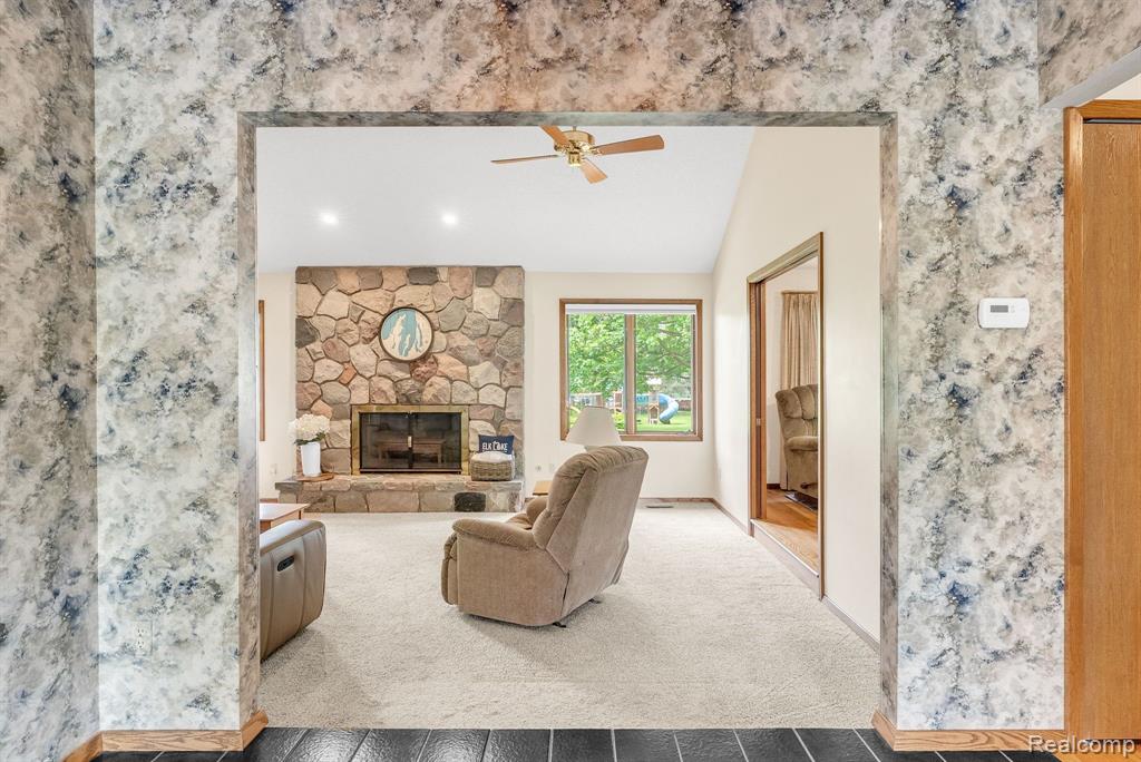 836 BOUTELL Drive, Grand Blanc, MI 48439 — Photo 7