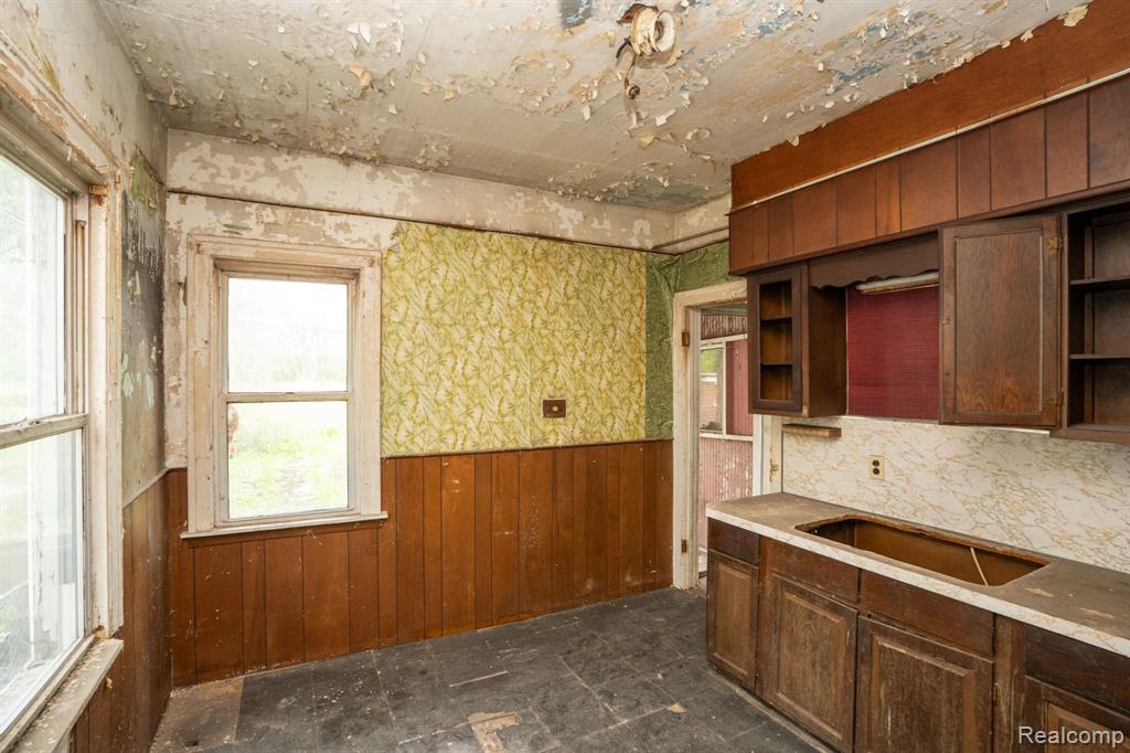 17257 MOENART Street, Hamtramck, MI 48212 — Photo 15