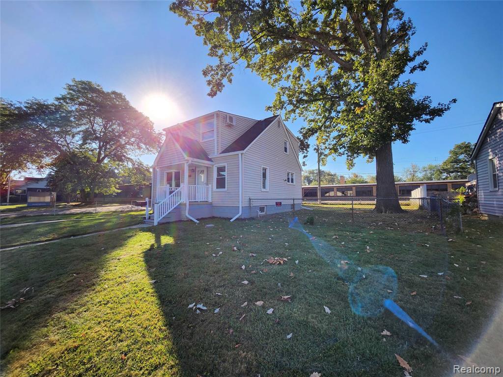 550 E Mapledale Avenue, Hazel Park, MI 48030 — Photo 4