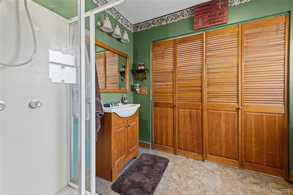 8 Hovey Street, Oxford, MI 48371 — Photo 24
