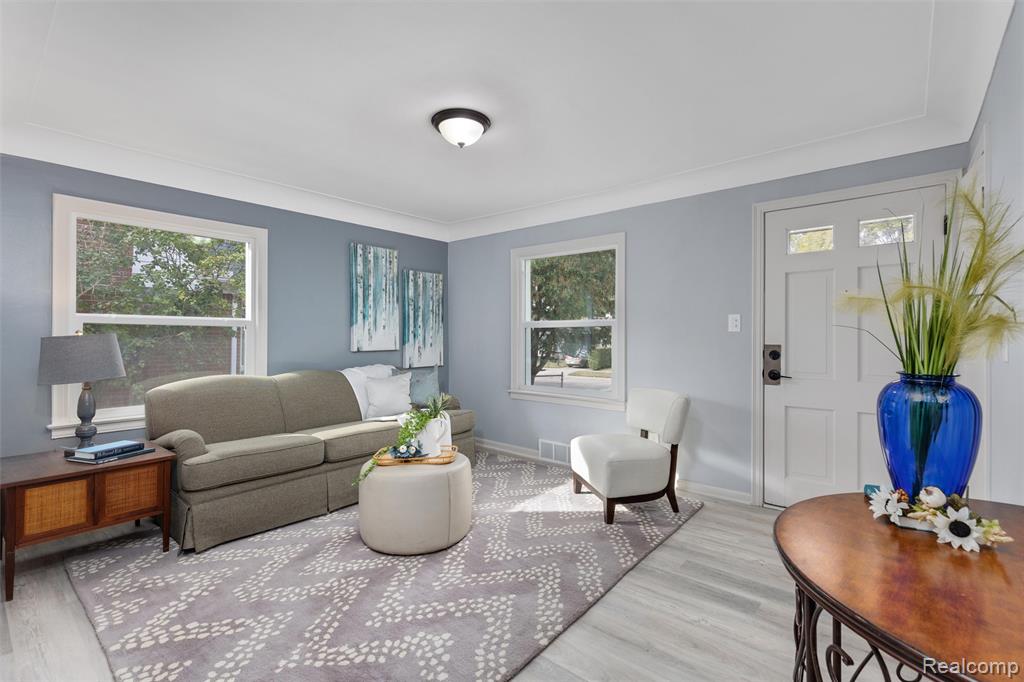 77 W Brickley Avenue, Hazel Park, MI 48030 — Photo 3