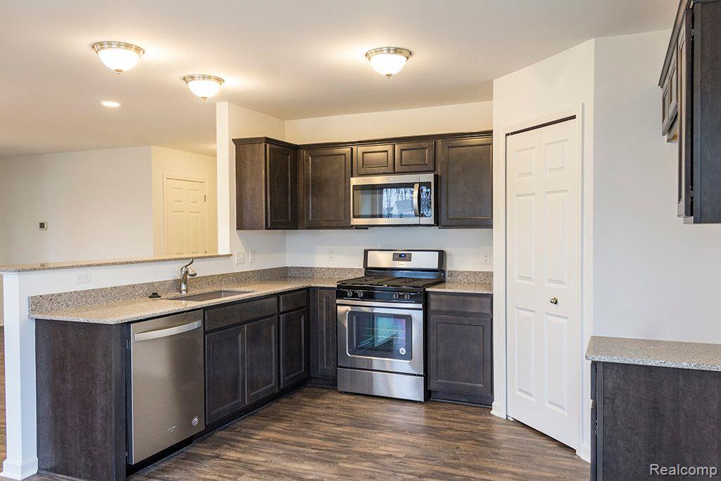 58410 Pembrooke Avenue, New Haven, MI 48048 — Photo 3