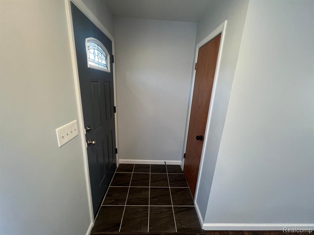 6038 NATCHEZ Drive, Mount Morris, MI 48458 — Photo 8