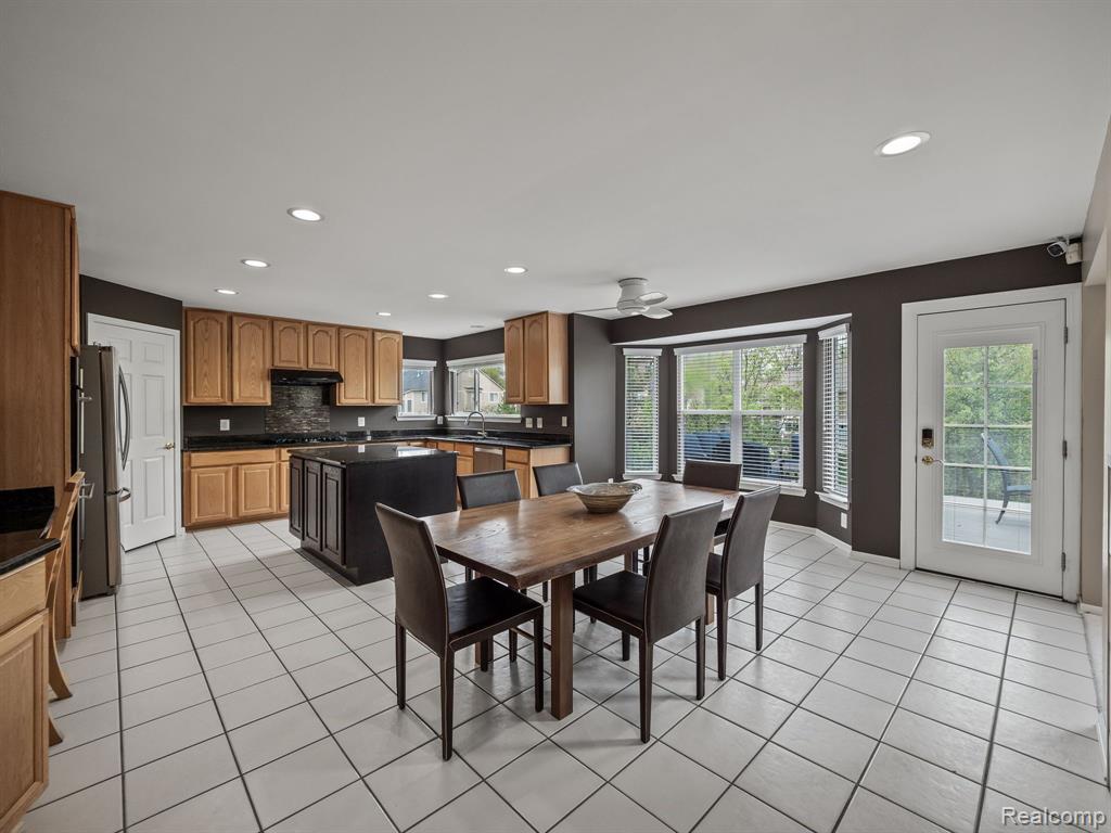 4651 Rosewood Lane, West Bloomfield, MI 48323 — Photo 11