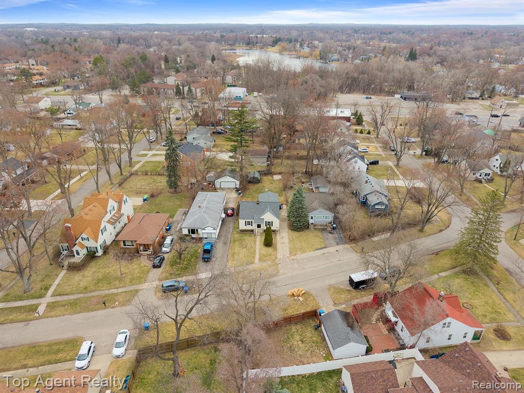 3986 BEECHGROVE Drive, Waterford, MI 48328 — Photo 35