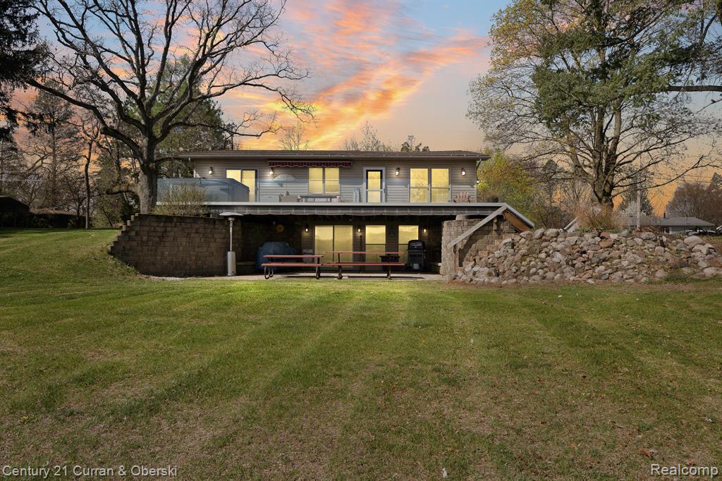 417 CHICAGO Drive, Howell, MI 48843 — Photo 7