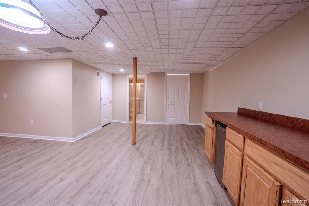 5235 Royal Vale Lane, 70, Dearborn, MI 48126 — Photo 26