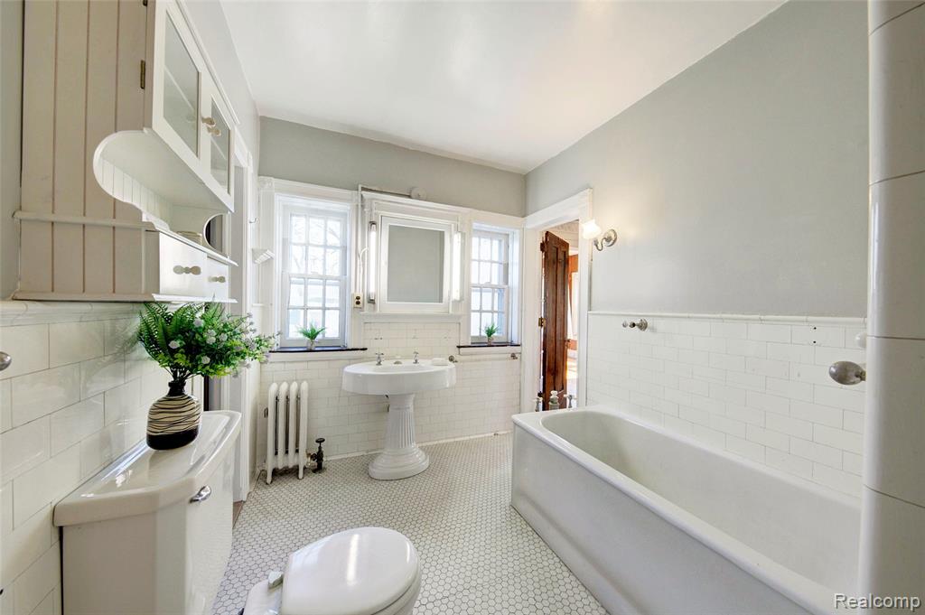 121 Longfellow Street, Detroit, MI 48202 — Photo 49