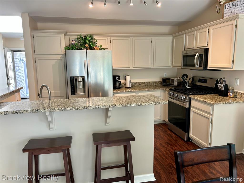 41537 Greenspire Drive, Clinton Twp, MI 48038 — Photo 4