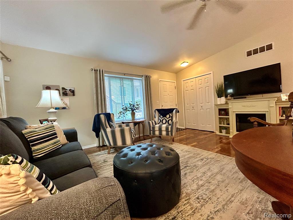 9545 Woodside Circle, Grand Blanc, MI 48439 — Photo 6