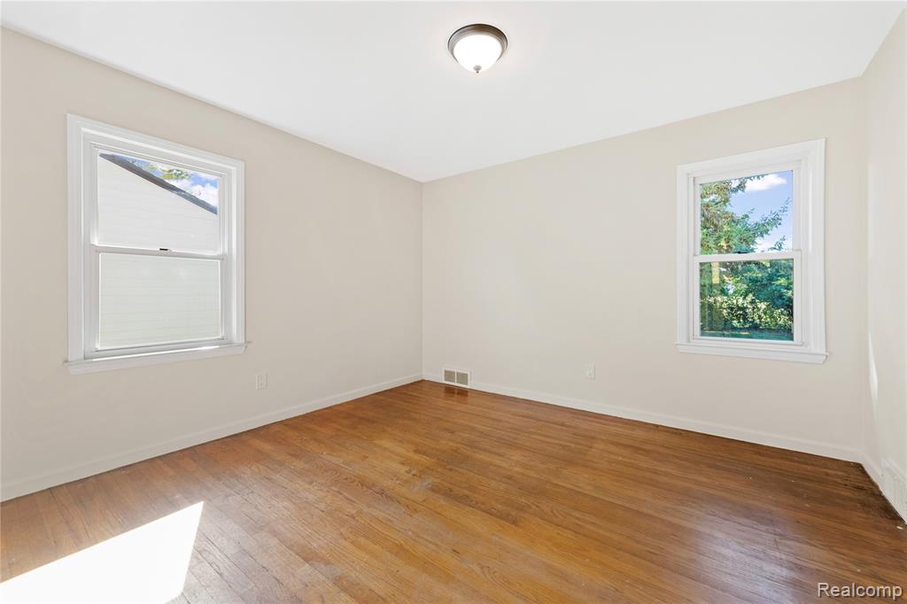 627 Symes Avenue, Royal Oak, MI 48067 — Photo 9