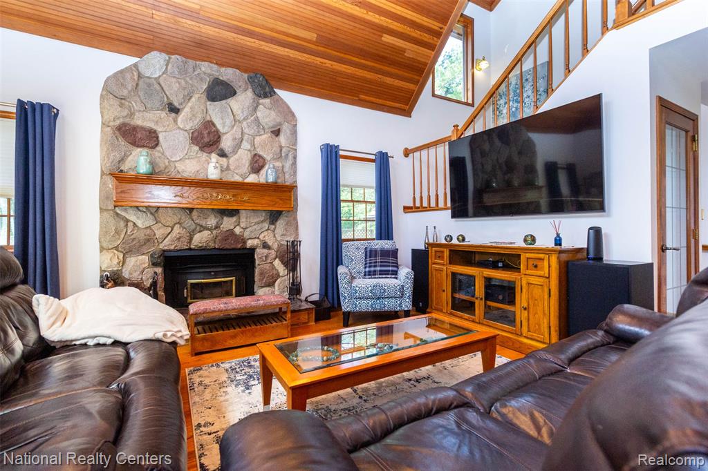 8706 Buckland Drive, South Lyon, MI 48178 — Photo 12