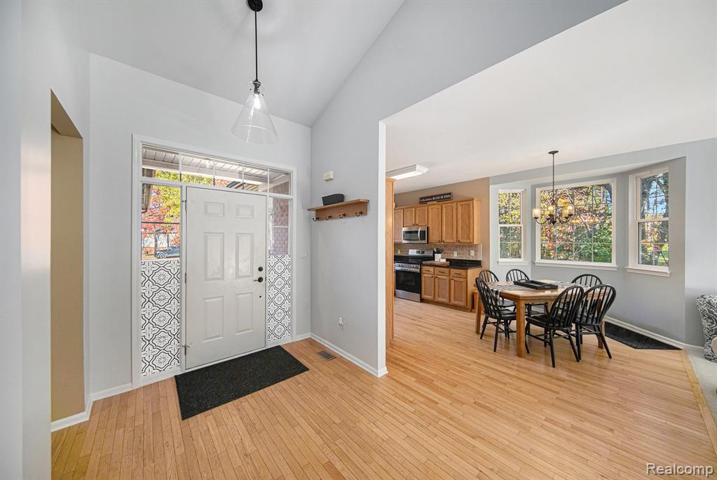 9993 Tioga Trail, Pinckney, MI 48169 — Photo 6