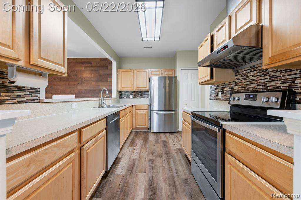 16836 Dover Drive, Northville, MI 48168 — Photo 25