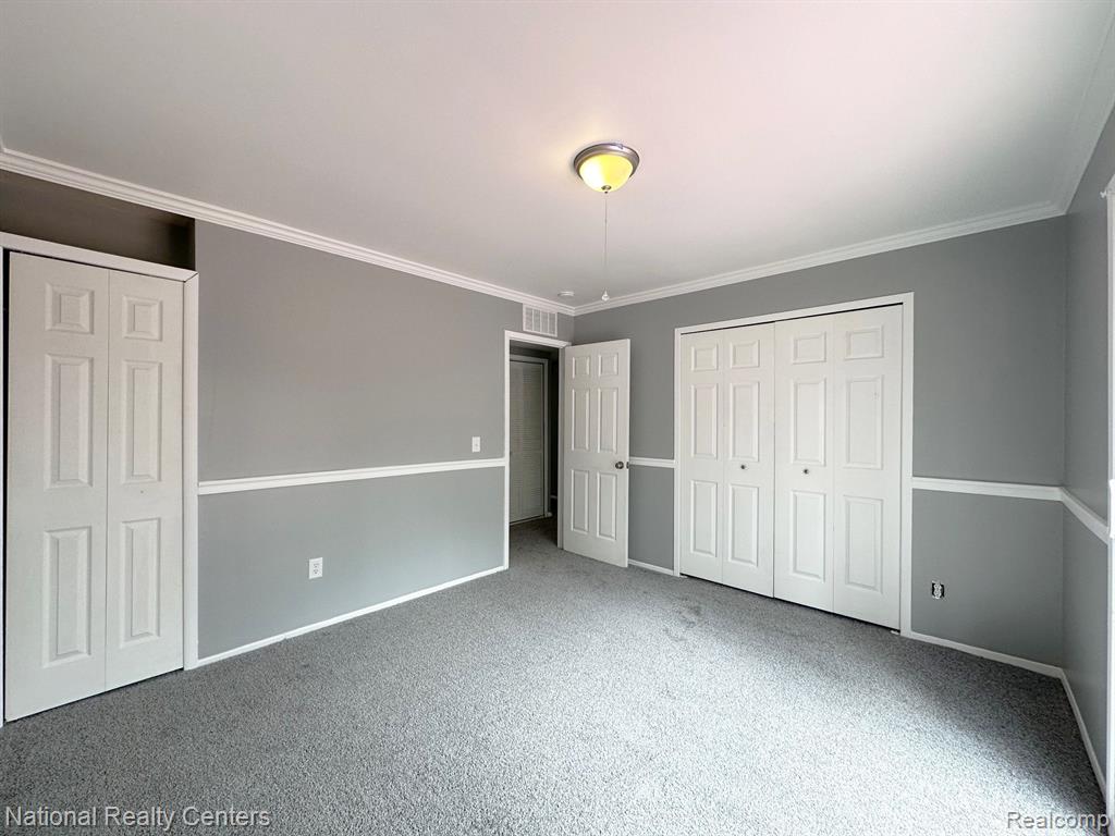 829 W PARKER Avenue, Madison Heights, MI 48071 — Photo 13