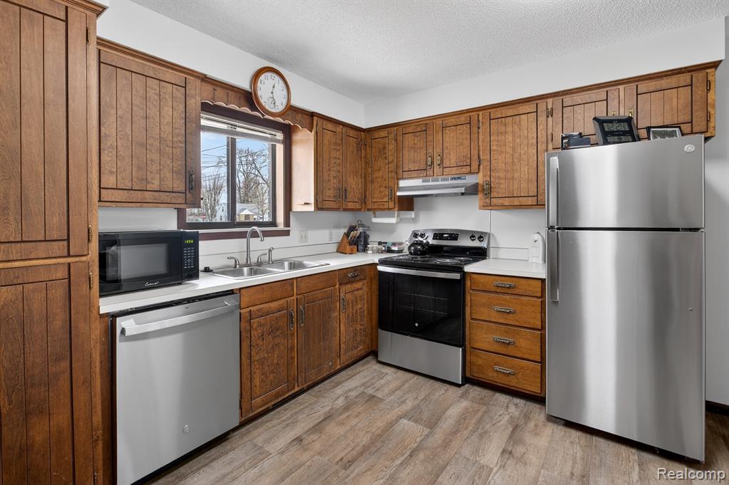 225 Charles Street, St. Charles, MI 48655 — Photo 11