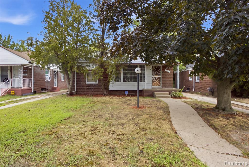 19712 Santa Barbara Drive, Detroit, MI 48221