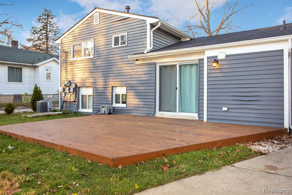 430 DEVILLEN Avenue, Royal Oak, MI 48073 — Photo 24