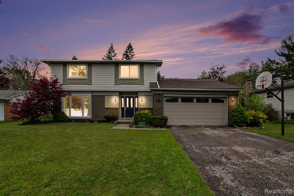 2964 Walmsley Circle Drive, Lake Orion, MI — front exterior
