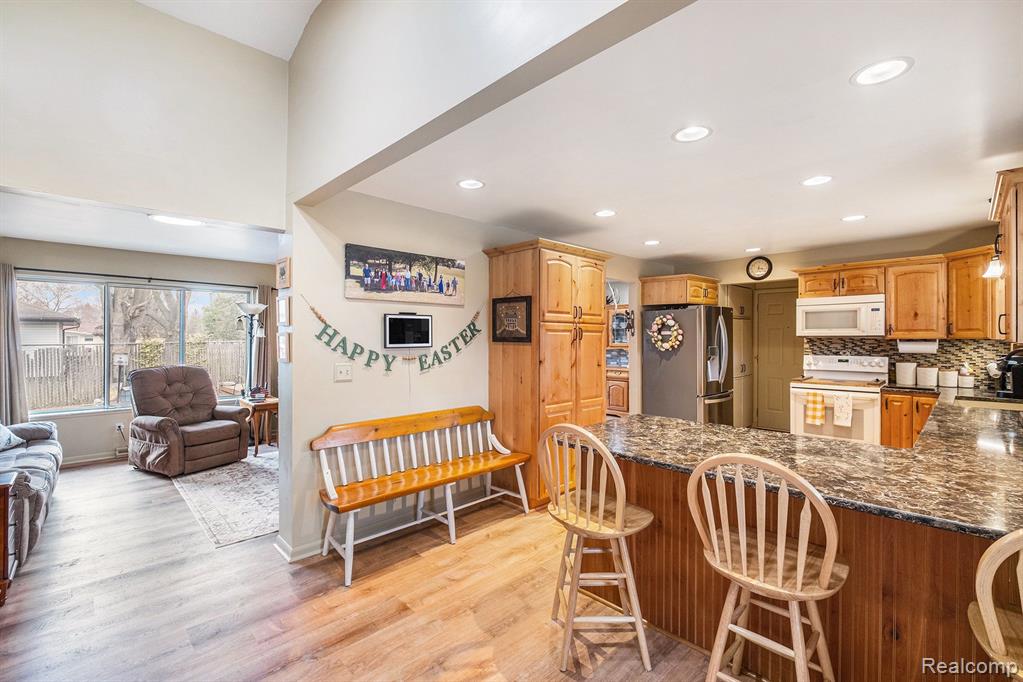 5169 OTTAWA Street, Burton, MI 48509 — Photo 9