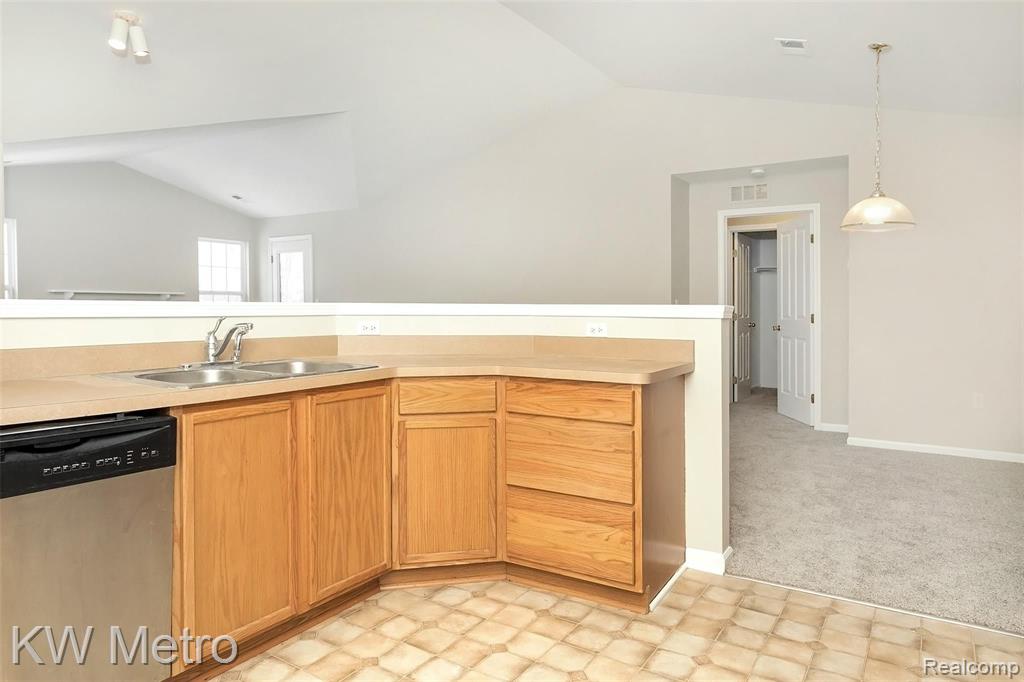 4121 Hampton Ridge Boulevard, Howell, MI 48843 — Photo 11