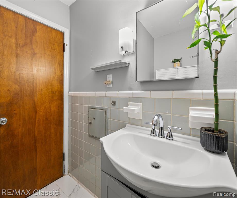 9951 Berwyn, Redford, MI 48239 — Photo 9