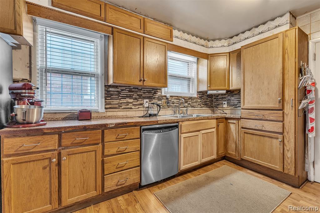 18944 Santa Barbara Drive, Detroit, MI 48221 — Photo 15