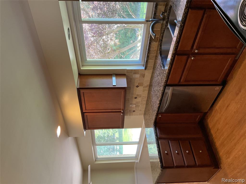 7096 Riverstone Road, West Bloomfield, MI — Photo 23