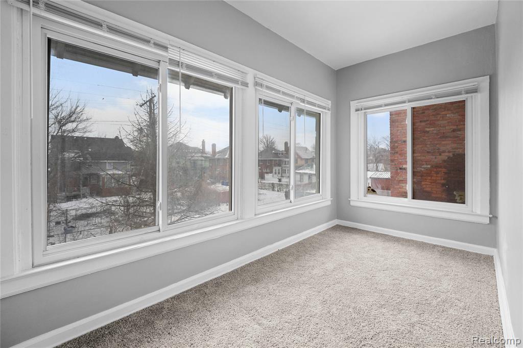 681 Clairmount Street, Detroit, MI 48202 — Photo 22