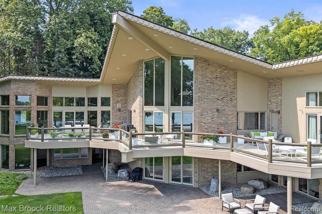 3333 W Shore Drive, Orchard Lake Village, MI 48324 — Photo 81