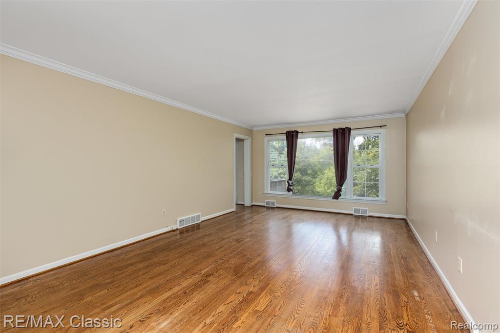 4268 Covered Bridge Road, Bloomfield Hills, MI 48302 — Photo 10