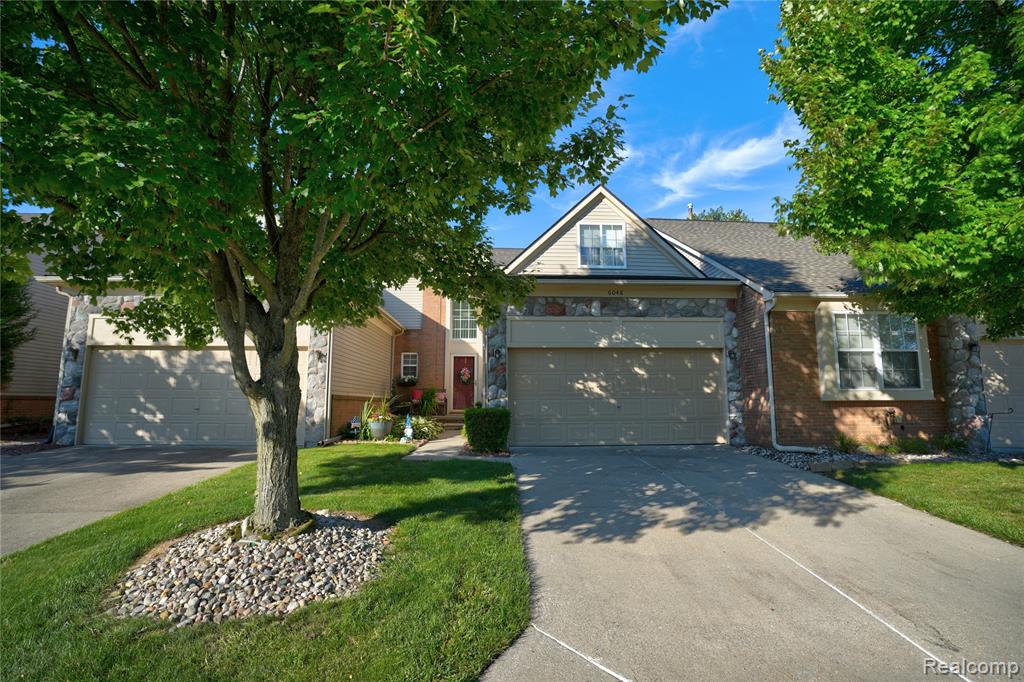 6048 Pine Cone Drive, Grand Blanc, MI 48439 — Photo 41