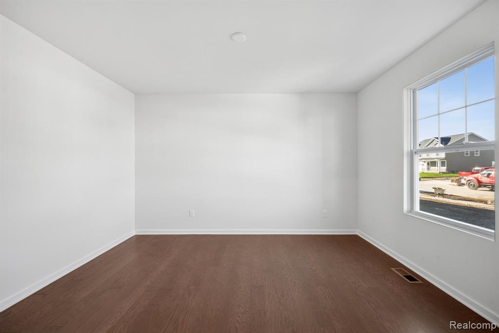 54822 Heron Circle, New Baltimore, MI 48047 — Photo 12