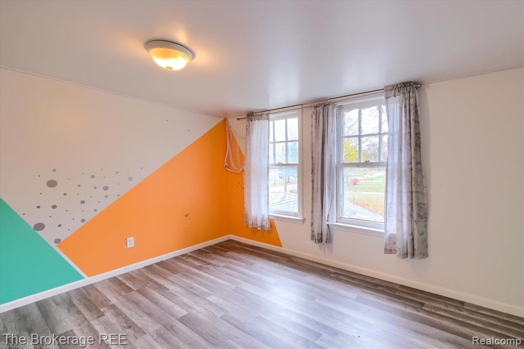 6449 Lapeer Road, Burton, MI 48509 — Photo 33