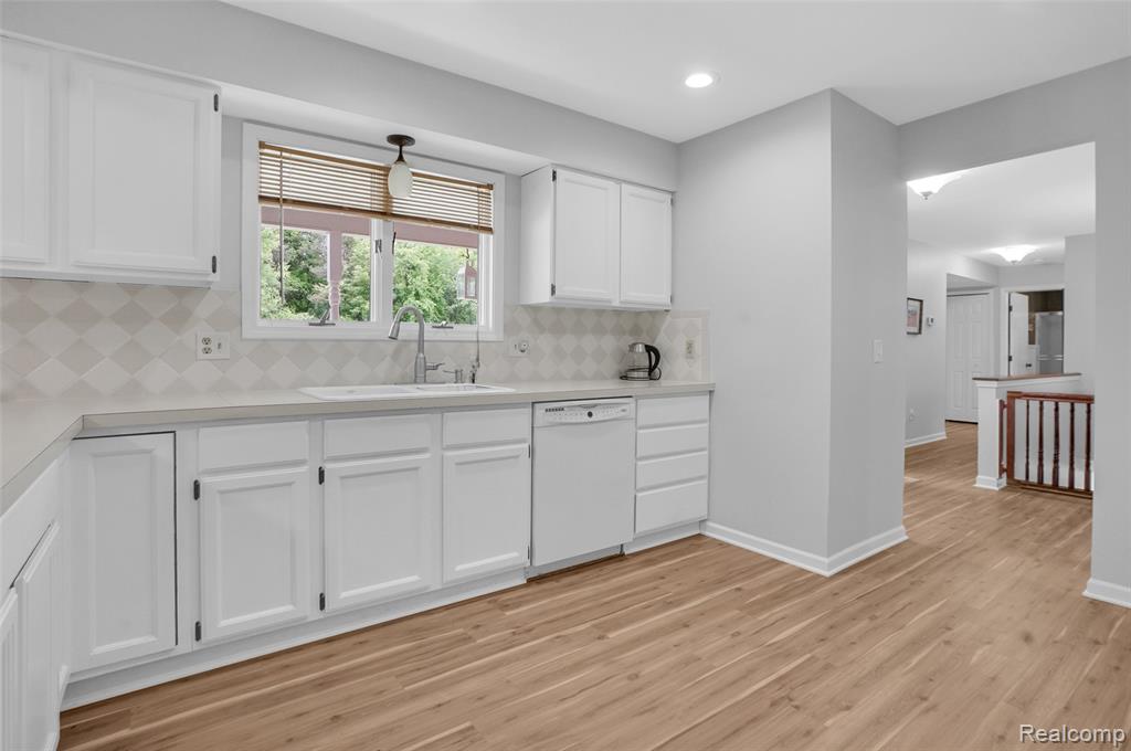 9587 Harmon Lane, South Lyon, MI 48178 — Photo 11