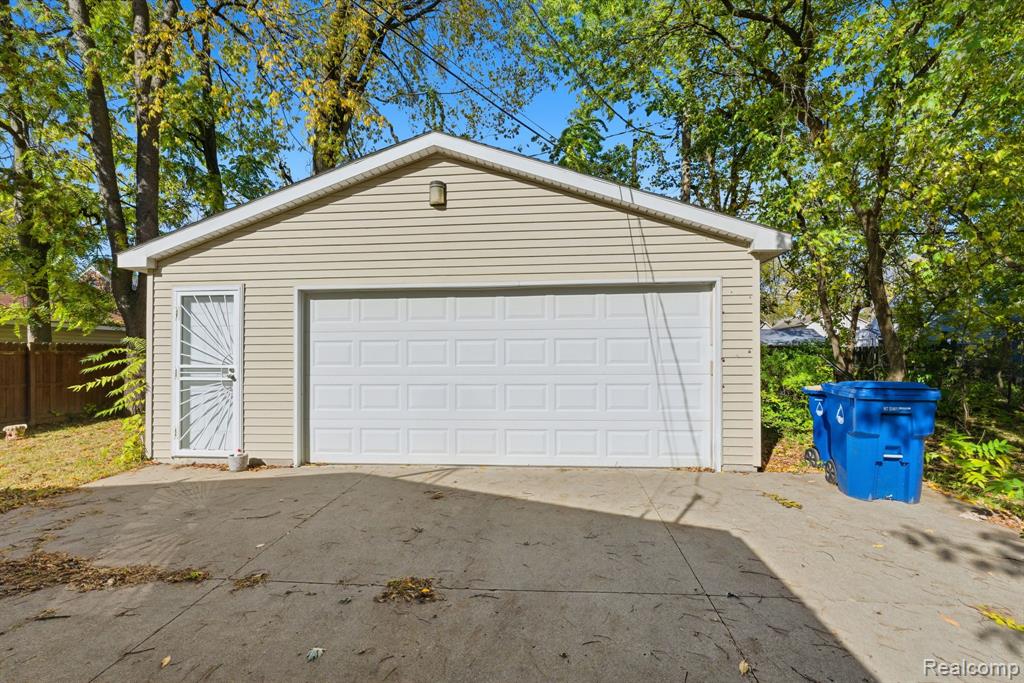 990 Voorheis Road, Waterford, MI 48328 — Photo 24