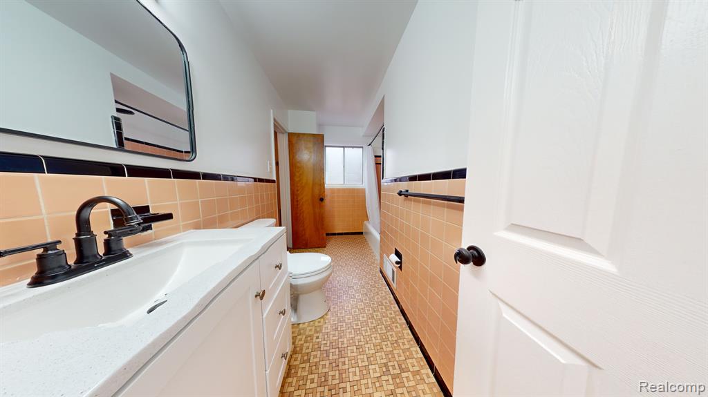 4679 MCKINLEY Street, Dearborn Heights, MI 48125 — Photo 15
