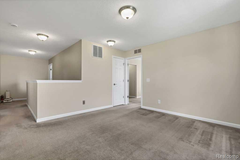 6873 Abbey Lane, Grand Ledge, MI 48837 — Photo 17