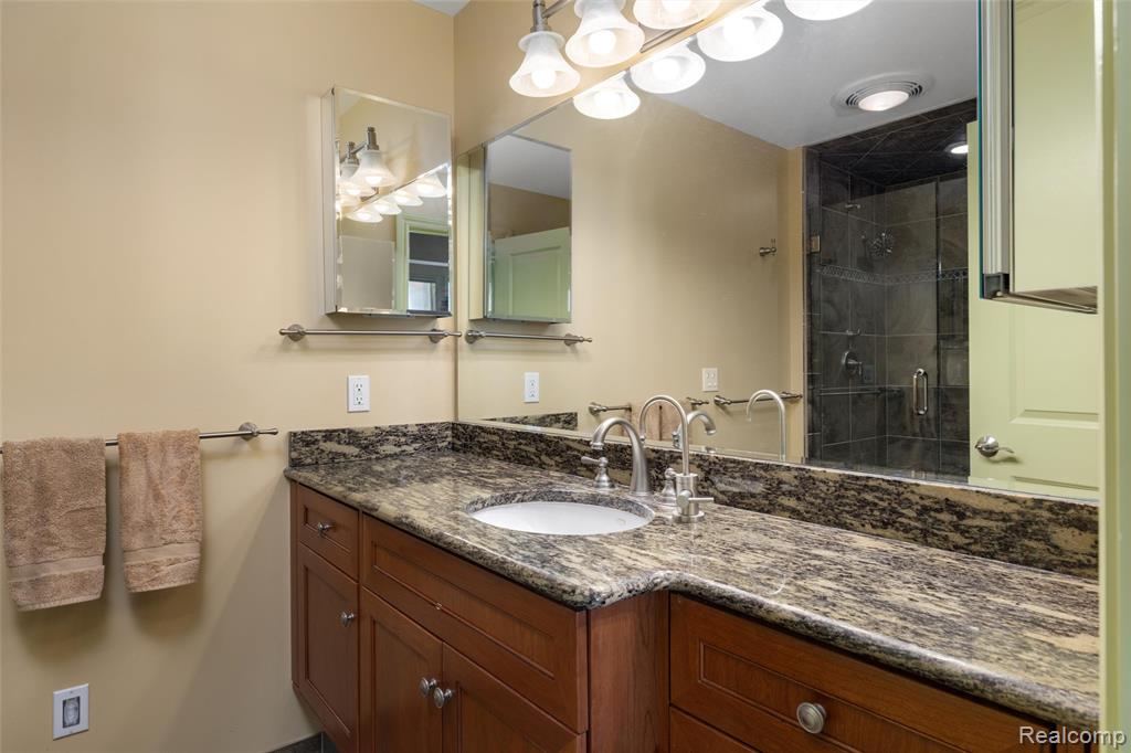 7432 Foxburg Court, Clarkston, MI 48348 — Photo 64