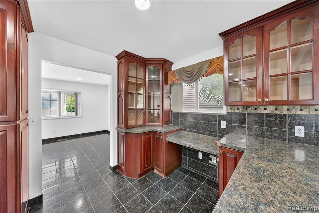 8452 Doncaster, Sterling Heights, MI 48312 — Photo 15