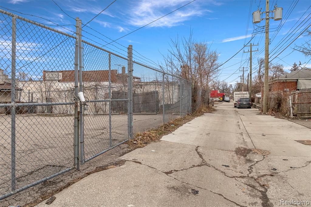 16815 W Warren Avenue, Detroit, MI 48228 — Photo 36