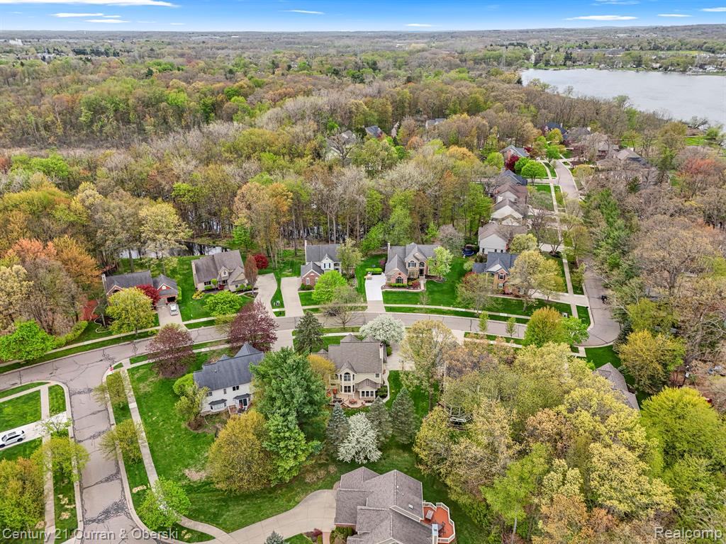 1424 Woodbridge Lane, Wixom, MI 48393 — Photo 75