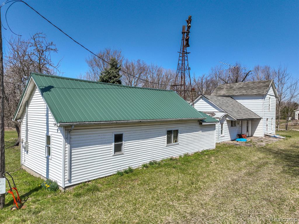 9915 VAN BUREN Road, Fowlerville, MI 48836 — Photo 11