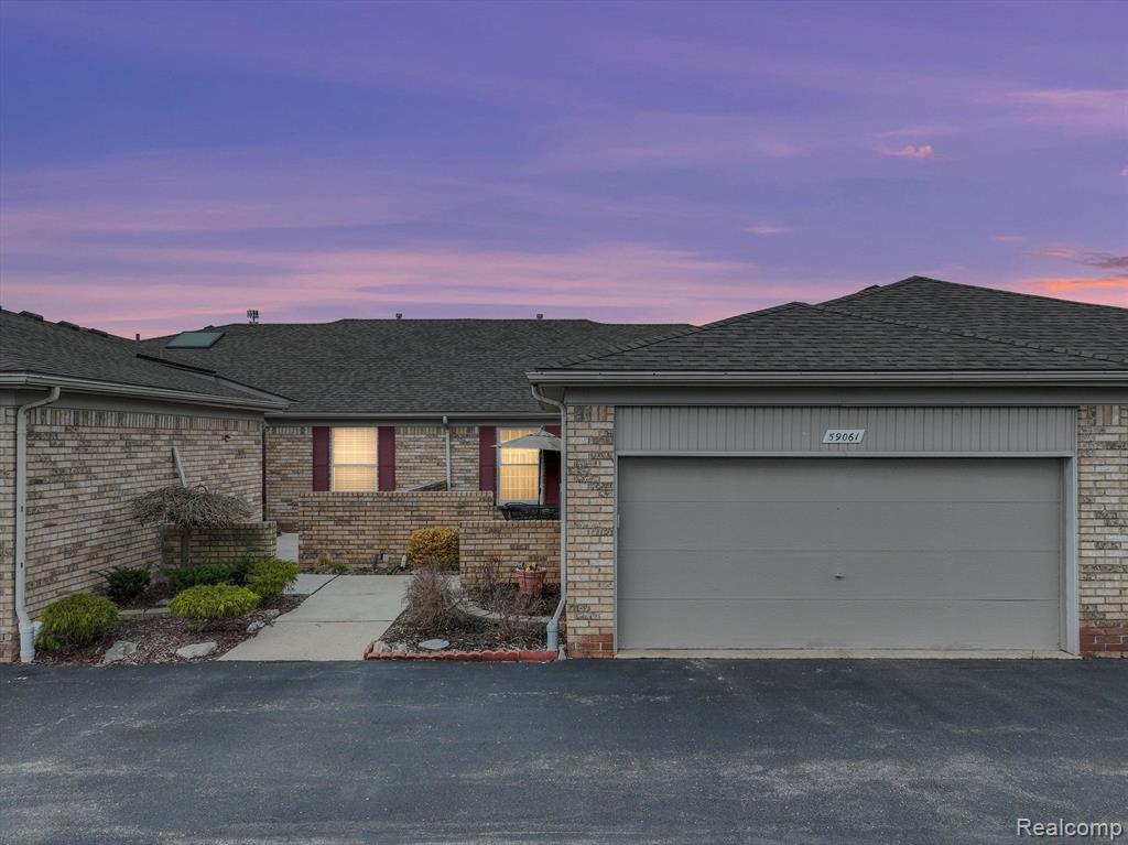 59061 GOLDEN OAK, Washington, MI — Photo 2