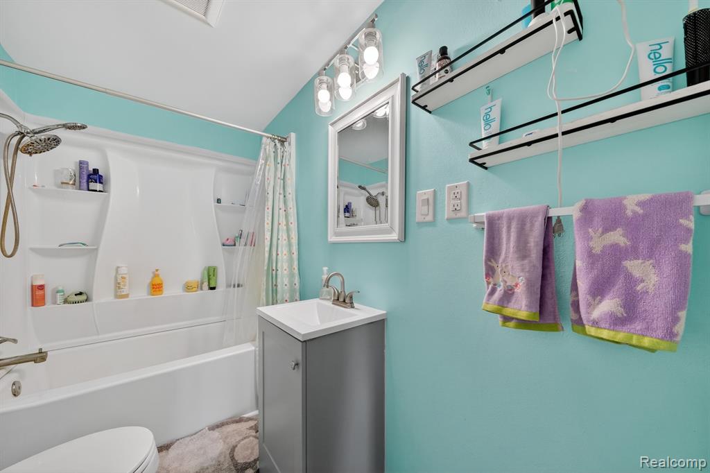 6015 Jeddo Road, MI 48032 — Photo 11