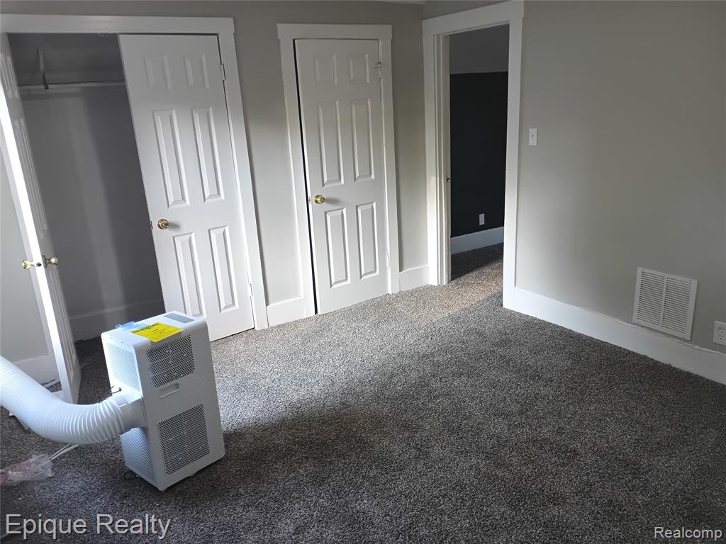 949 Boston Avenue, Waterford, MI 48328 — Photo 16