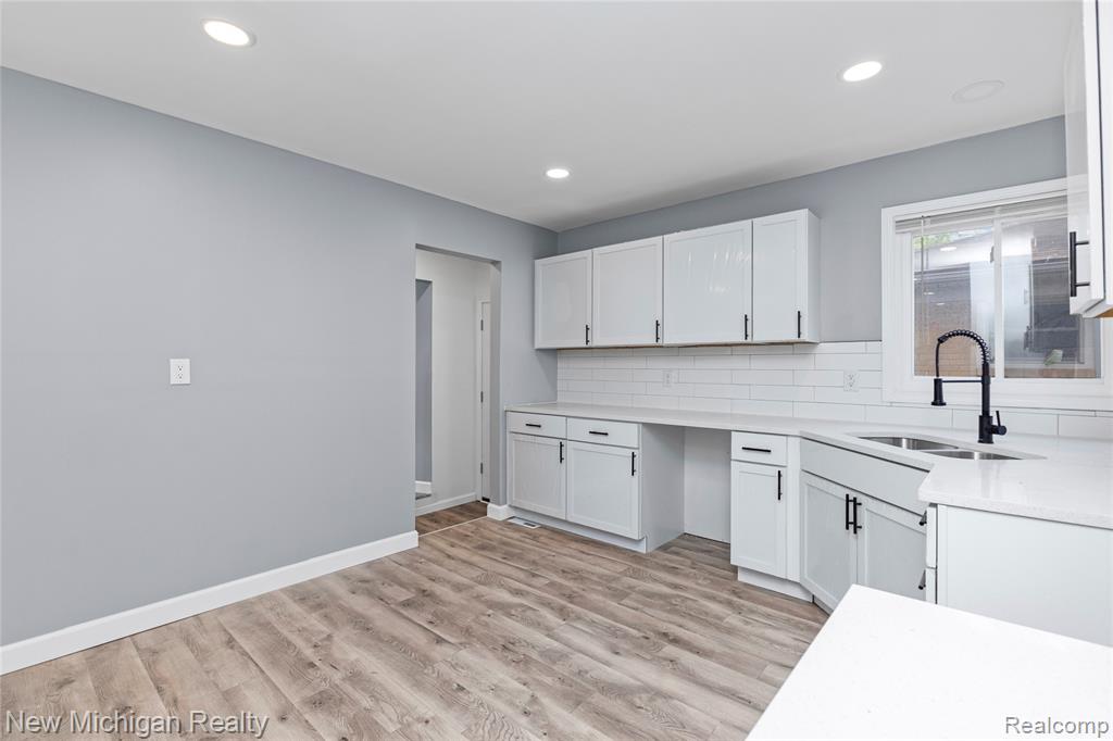 21901 Harding Street, Oak Park, MI 48237 — Photo 15
